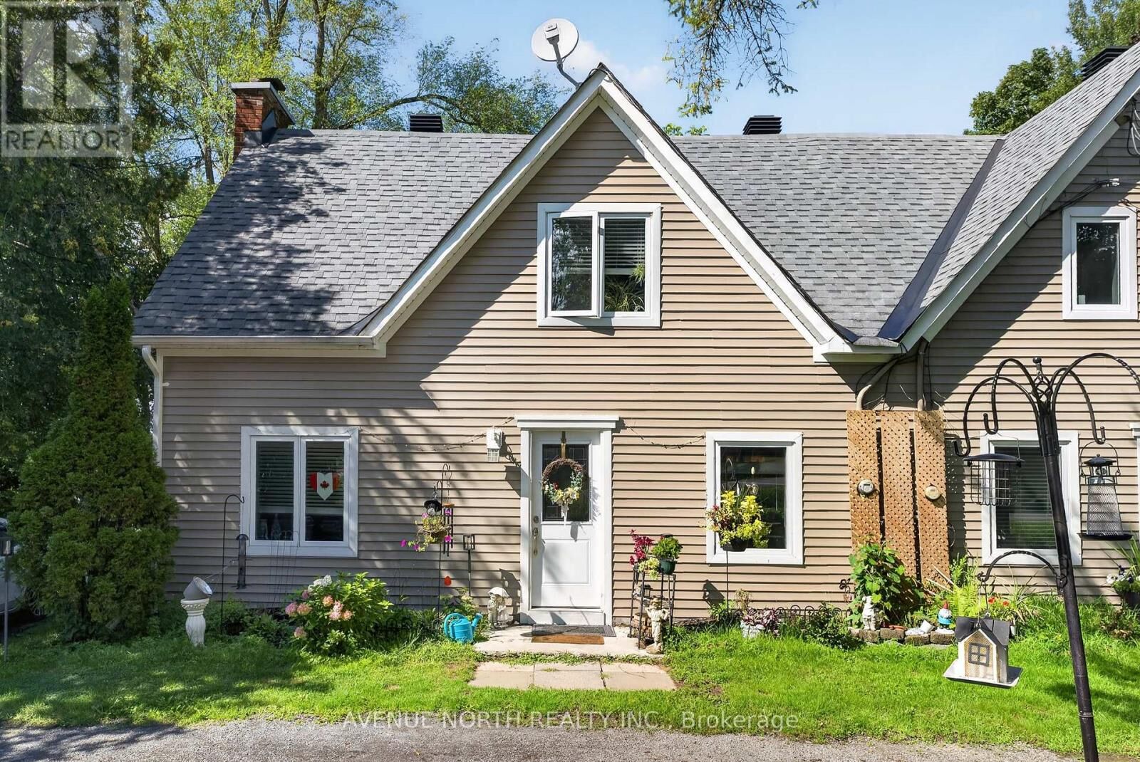 Property Photo:  2941 Old Montreal Road  ON K4C 1G2 
