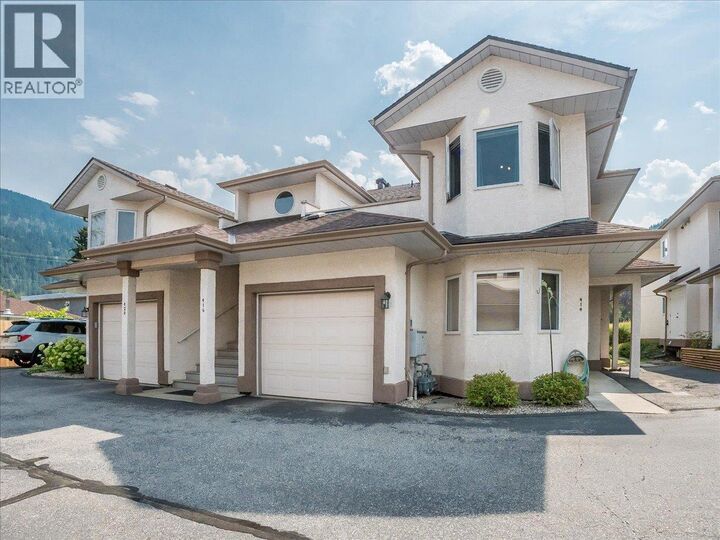 Property Photo: 416 Beasley W Crescent BC V1L 5Y4