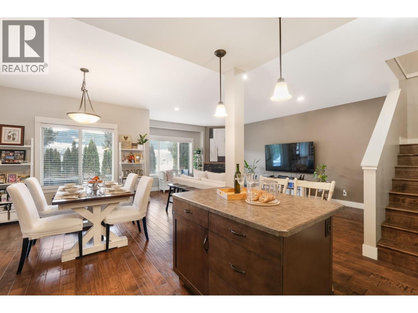 Property Photo: 6635 Tronson Road 8 BC V1H 2K4