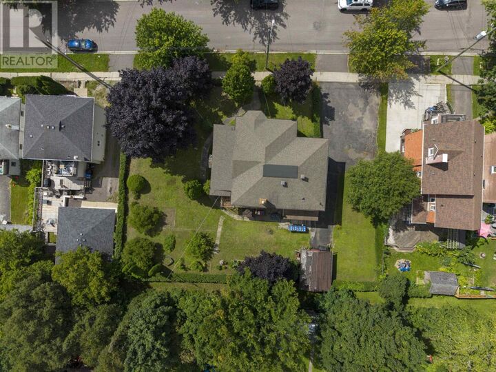 Property Photo:  348 Ambrose St  ON P7B 1L9 
