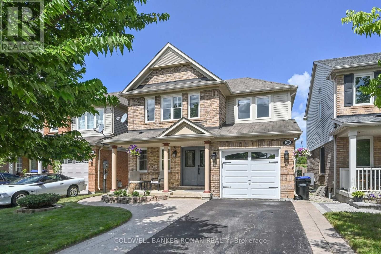 Property Photo:  20 John W Taylor Avenue  ON L9R 0B3 