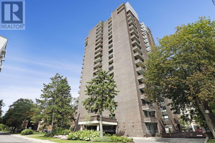 Property Photo:  71 Somerset Street West 1801  ON K2P 2G2 