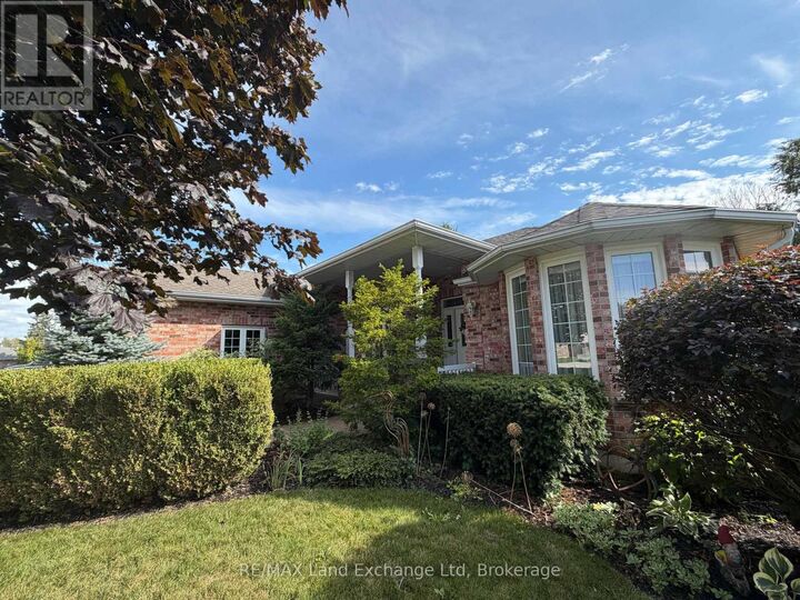 Property Photo:  740 Scott Street West  ON N4W 1J5 