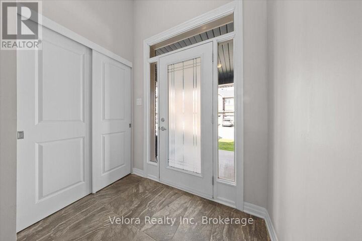 Property Photo: 125 Overberg Way ON K2S 0V9