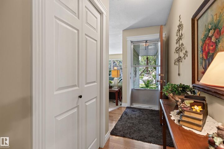 Property Photo: 15 Linwood Crescent AB T8N 1P6
