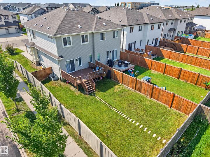 Property Photo:  1404 25 Avenue NW  AB T6T 1J1 