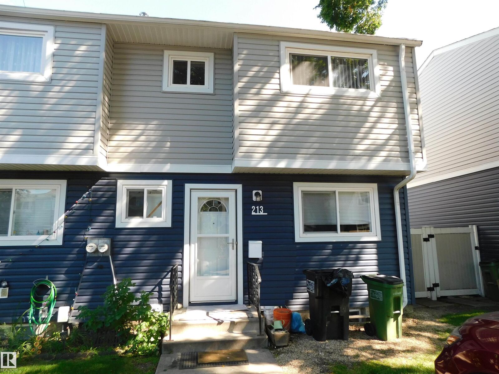 Property Photo:  213 Habitat Crescent NW  AB T5A 3K8 