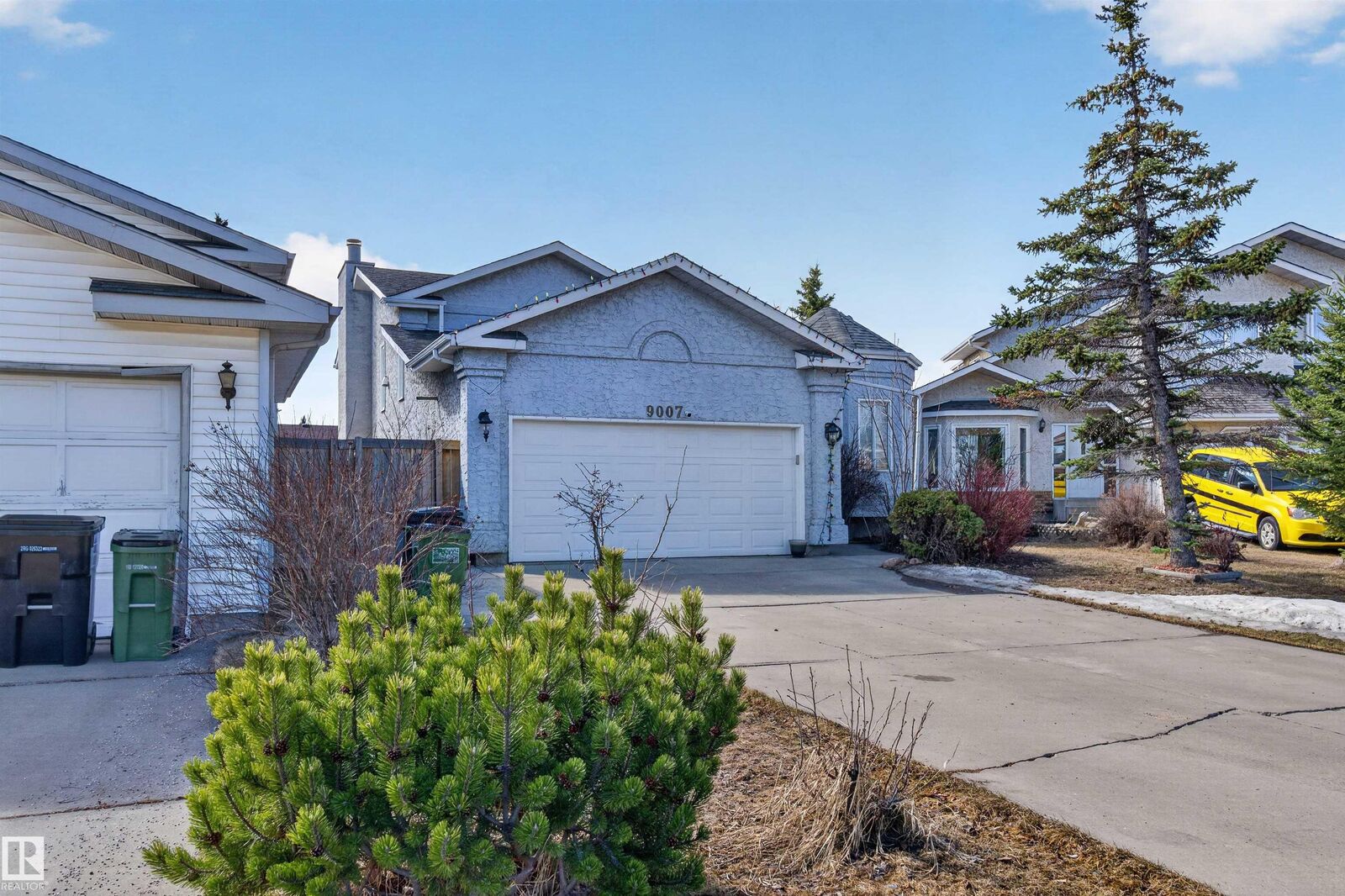 Property Photo:  9007 169 Avenue NW  AB T5Z 2X5 