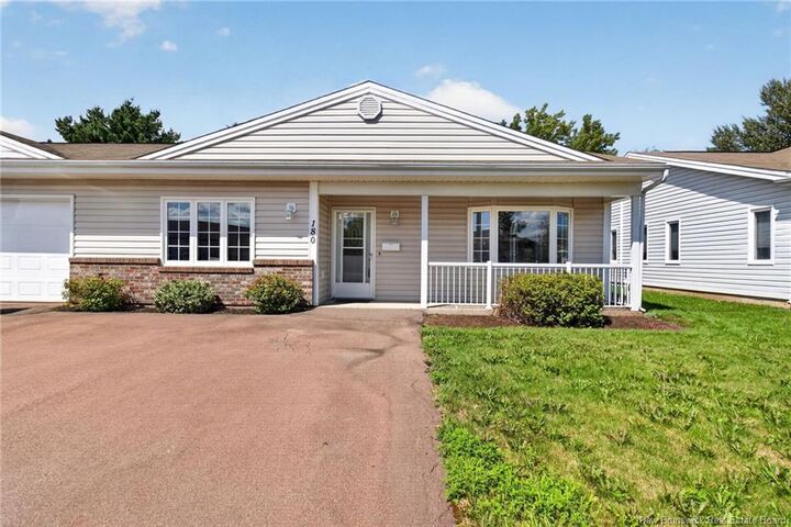 268-180 Acadie — photo 1