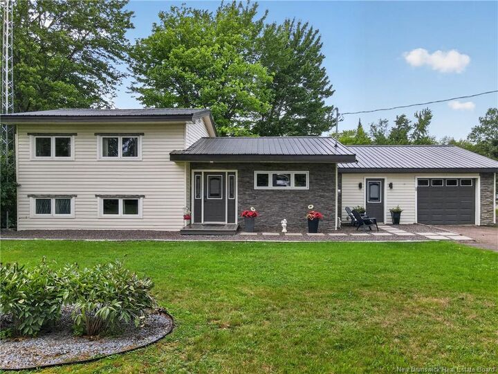 22 Burrell Road — photo 1