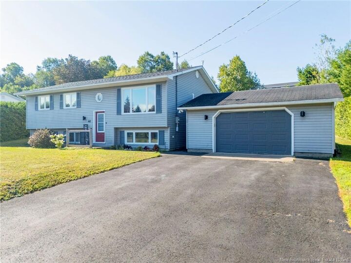 40 Majestic Drive — photo 1