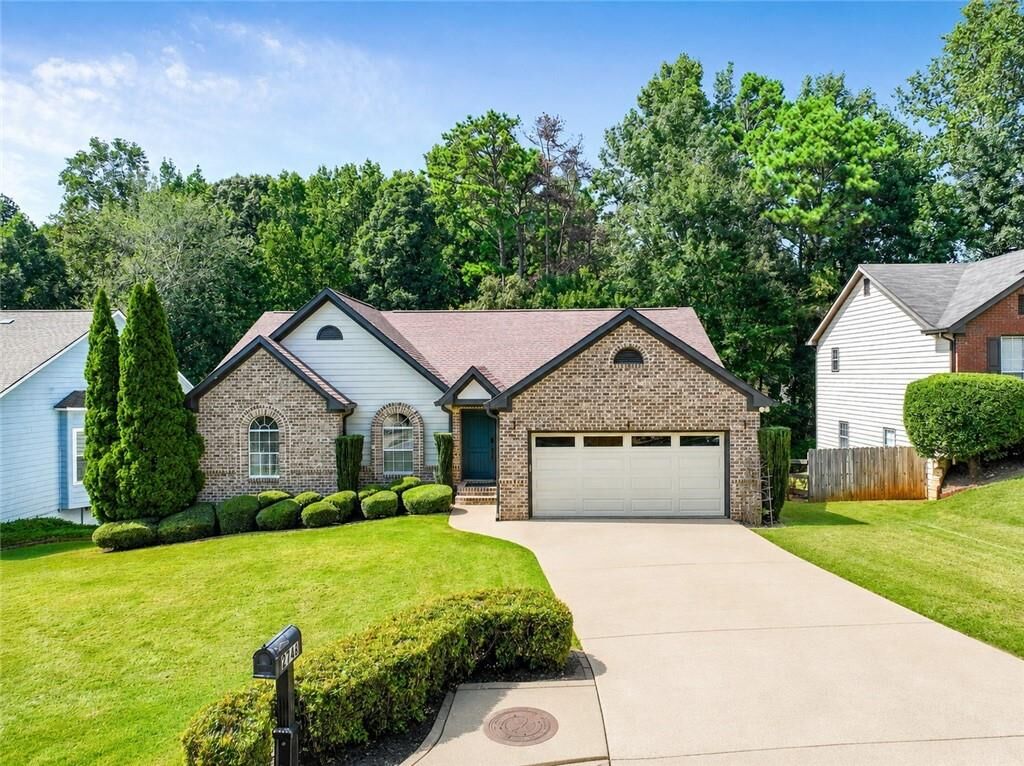 Property Photo: 2744 Sterling Drive NW GA 30043