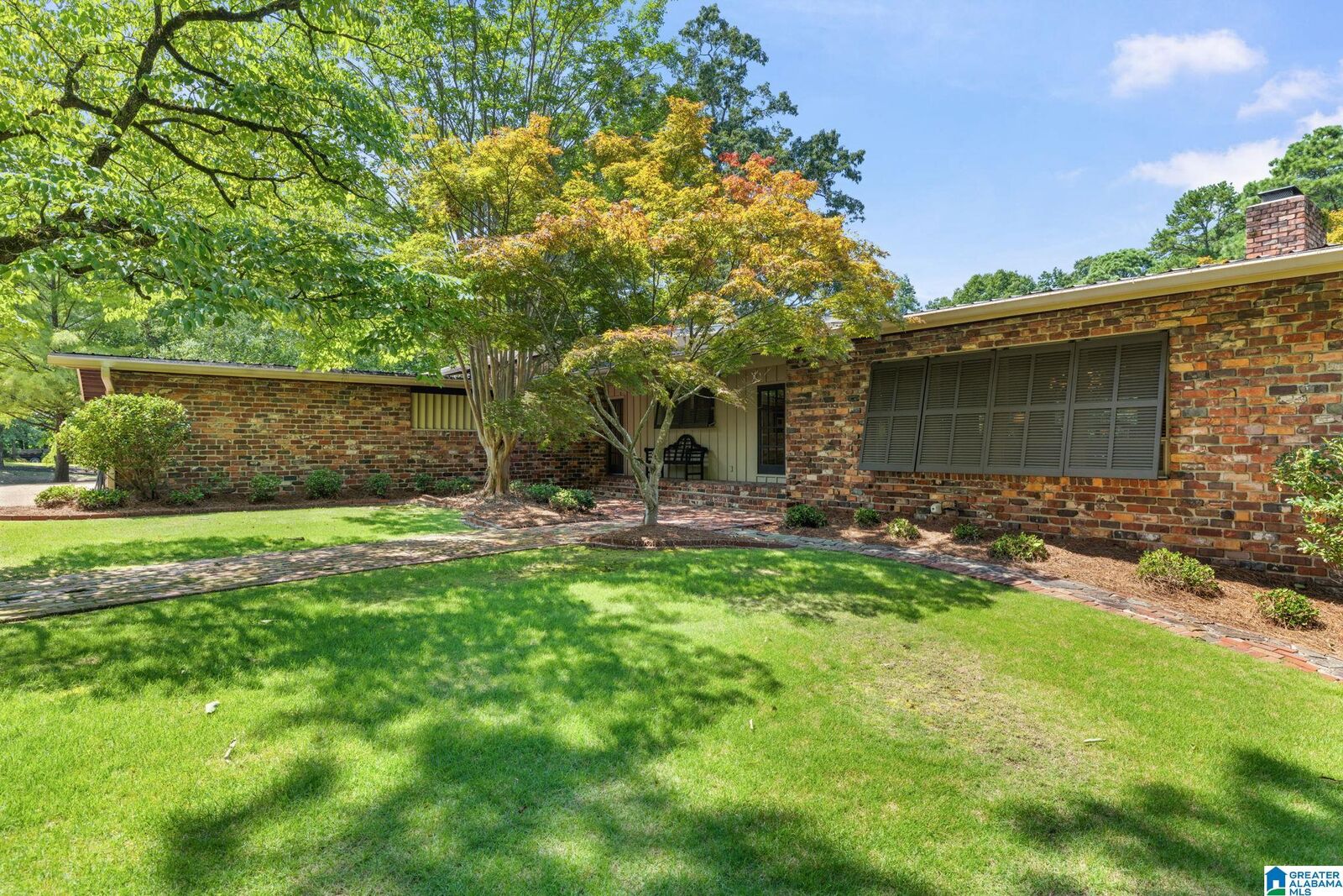 Property Photo:  1537 Woodard Drive  AL 35055 