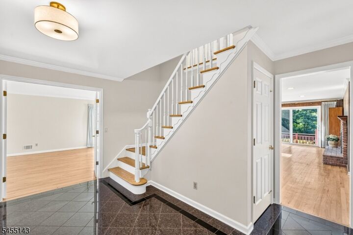 Property Photo:  6 Heather Hill Way  NJ 07945 