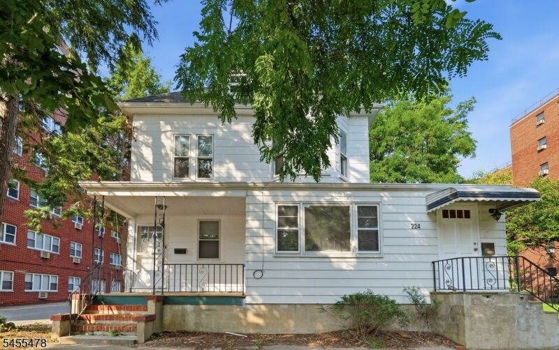 Property Photo:  220 Anderson St  NJ 07601 
