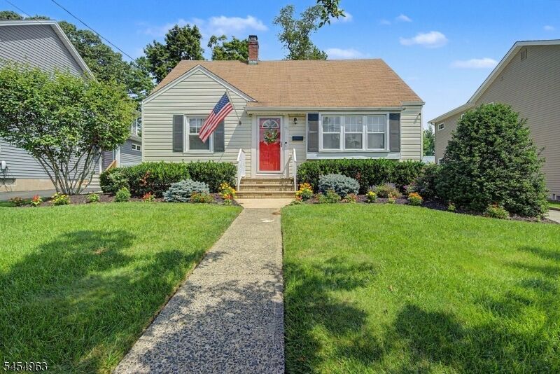 Property Photo:  91 Lynwood Rd  NJ 07044 
