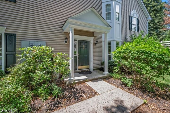 Property Photo:  9 Musket Dr Ondo  NJ 07920 