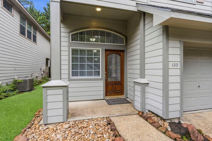 Property Photo:  103 Ledgestone Place  TX 77382 