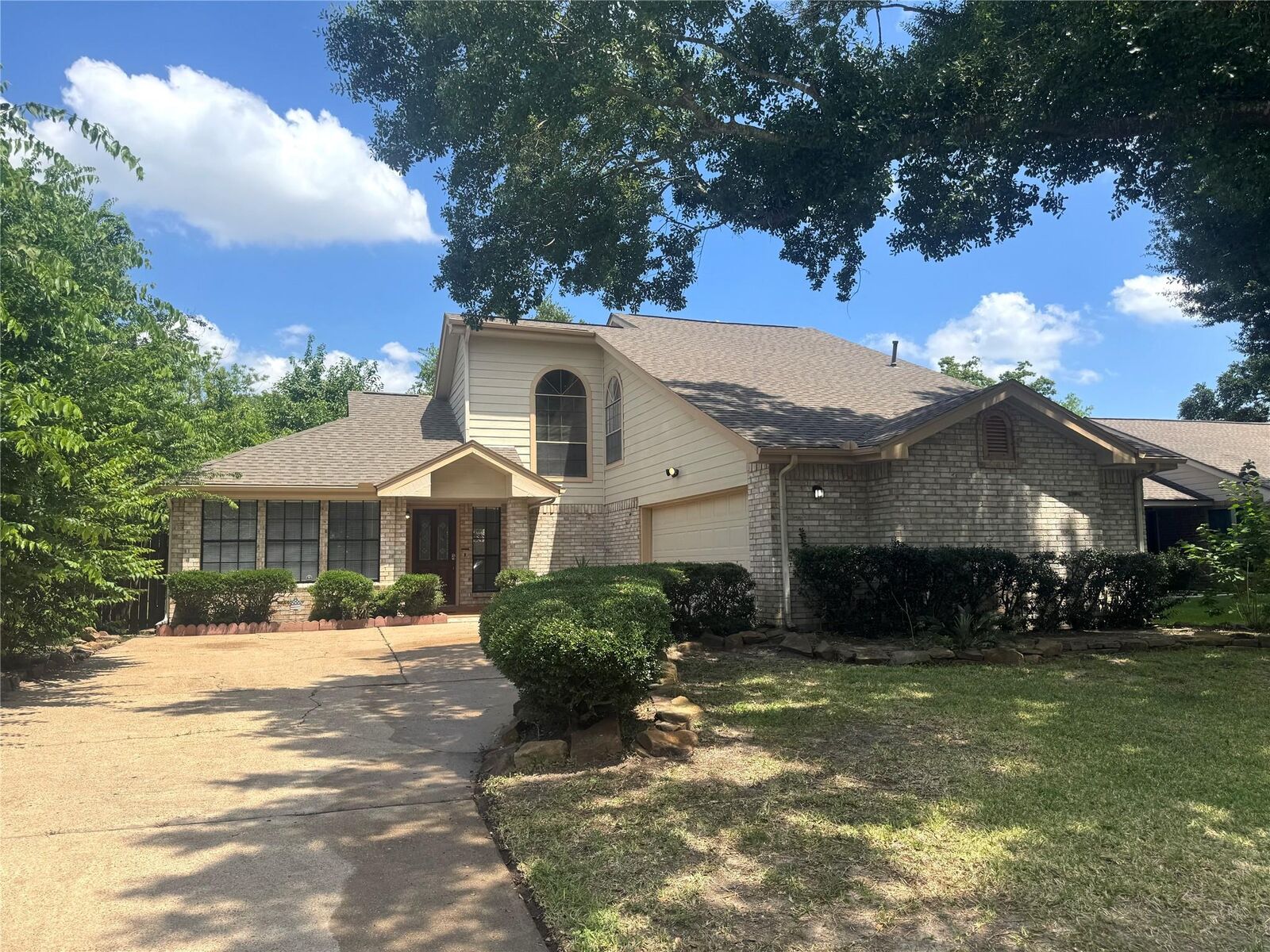 Property Photo: 9826 Chiselhurst Drive TX 77065
