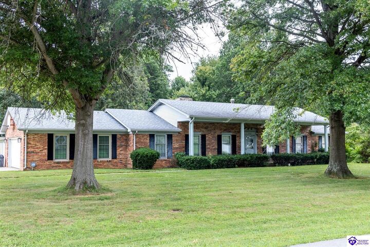 Property Photo: 202 S Hillcrest Drive KY 40175
