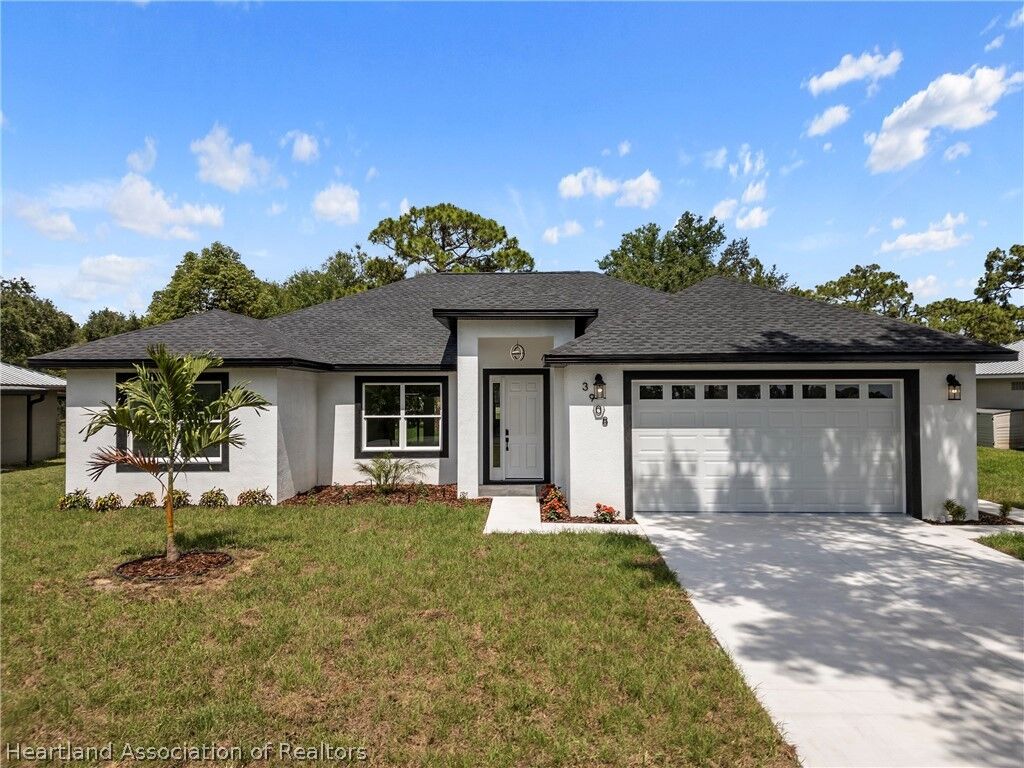 Property Photo: 3908 Garienda Avenue FL 33872
