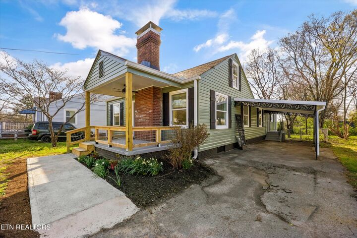 Property Photo: 2428 Lawson Ave TN 37917