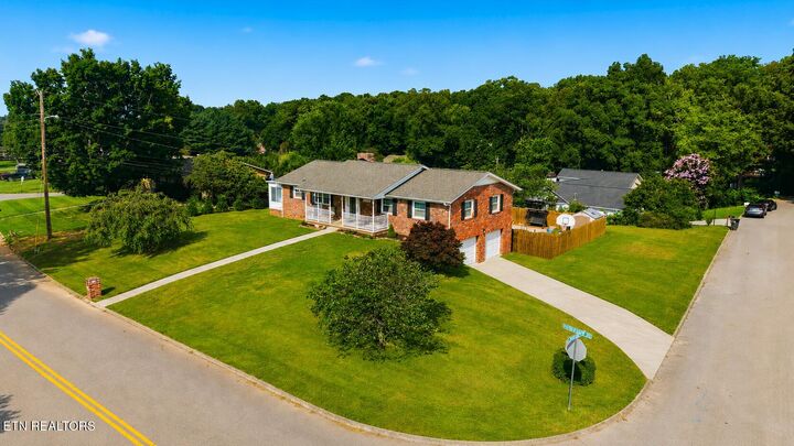 Property Photo:  2809 Shropshire Blvd  TN 37849 