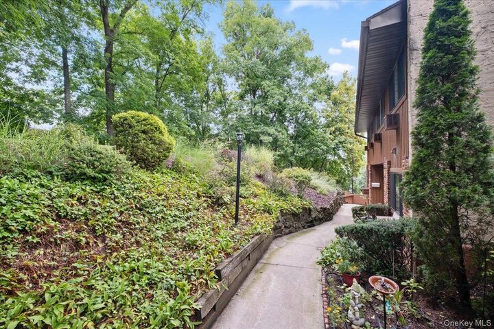 Property Photo:  226 Coachlight Square  NY 10548 