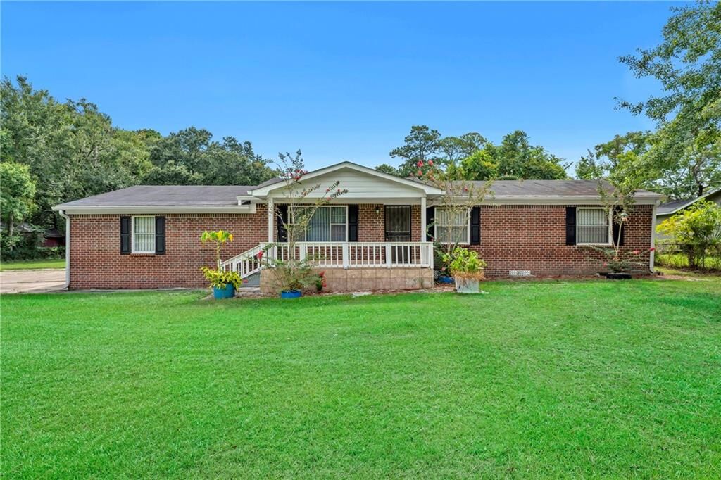 Property Photo: 13955 Harding Avenue AL 36509