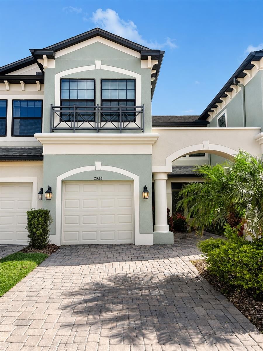 Property Photo: 2556 Stapleford Place FL 33543