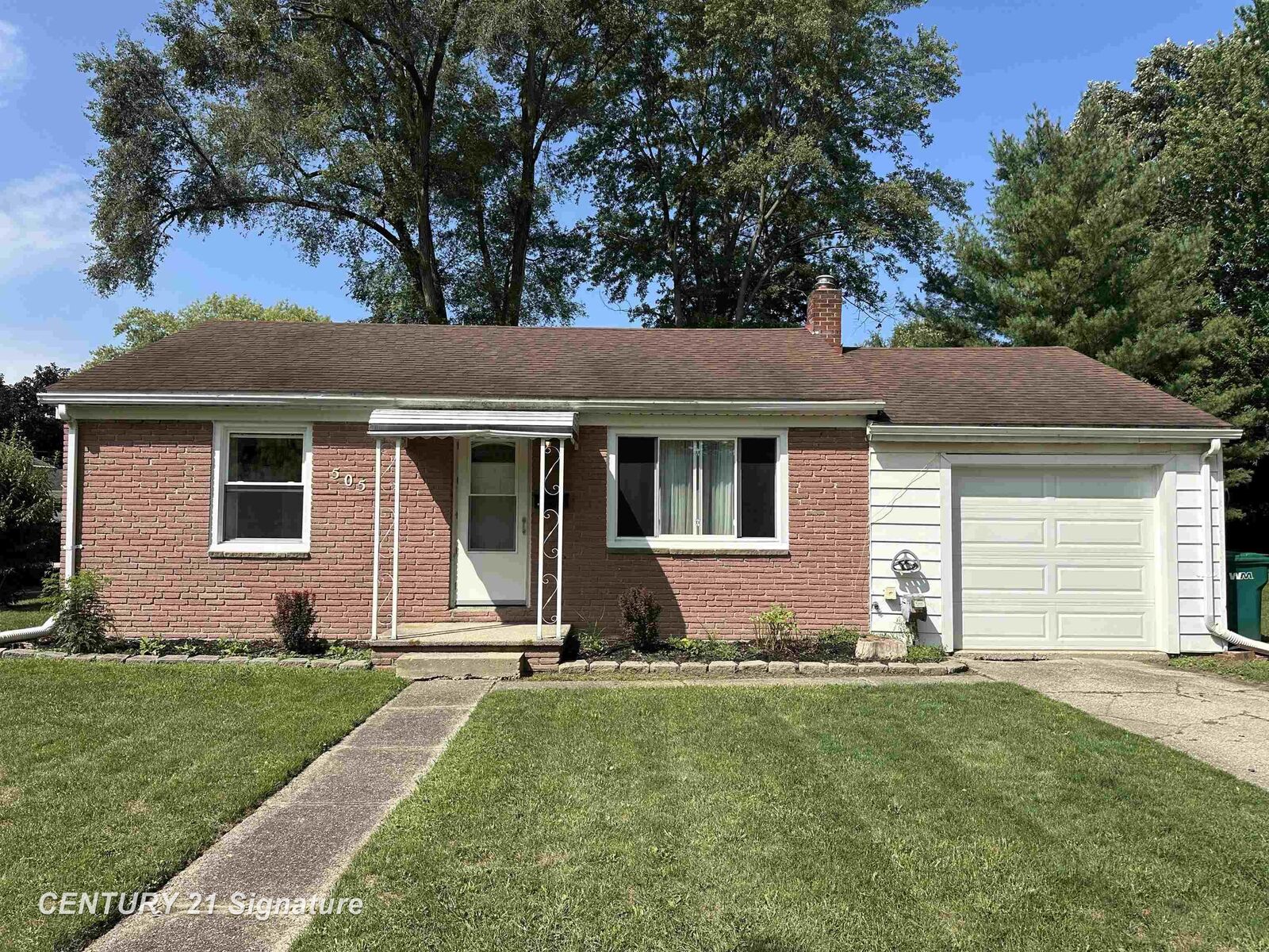 Property Photo: 505 Yale Drive MI 48429