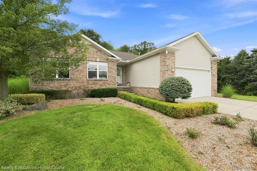 Property Photo:  3059 Wexford Circle  MI 48060 7794 