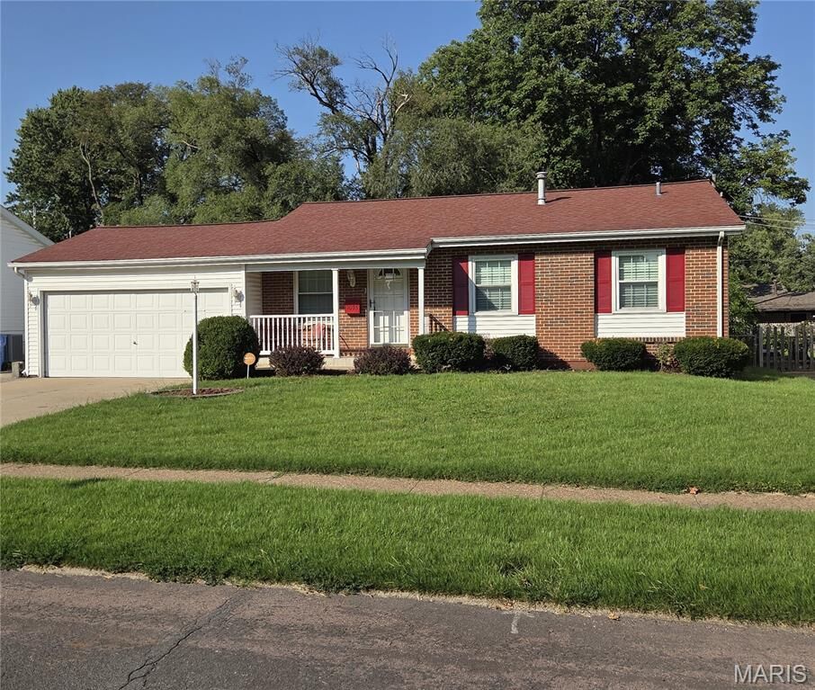 Property Photo:  1095 Thompson Drive  MO 63031 
