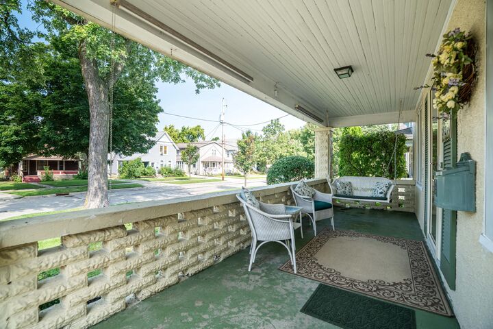 Property Photo:  827 Oakland Ave  WI 53186 