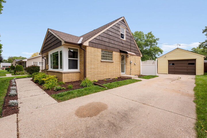 Property Photo:  2916 S 104th St  WI 53227 