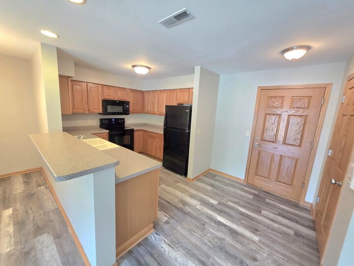 Property Photo:  520 Windstone Dr  WI 53029 
