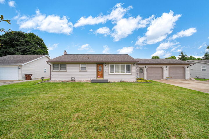 Property Photo:  1304 Joseph Street  MI 49202 