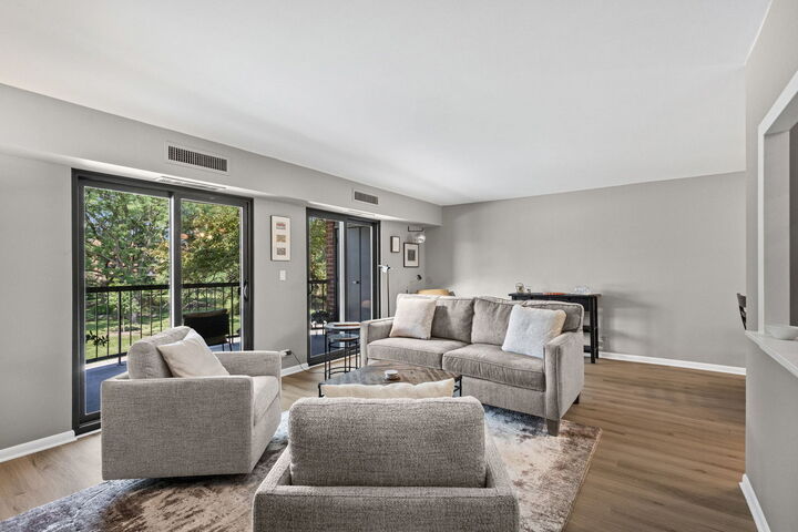 Property Photo: 1605 E Central Road 211B IL 60005