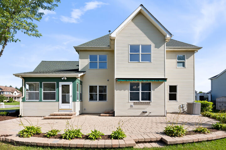 Property Photo: 101 Nuthatch Drive IL 60098