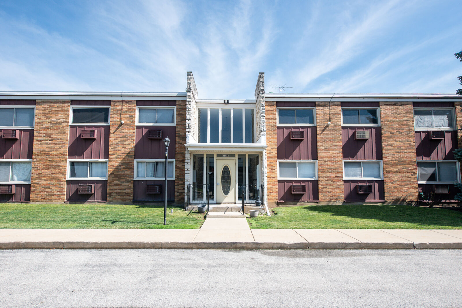 Property Photo:  1313B S Rebecca Road 210  IL 60148 