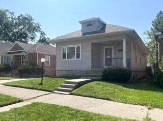 Property Photo: 10228 S Carpenter Street IL 60643