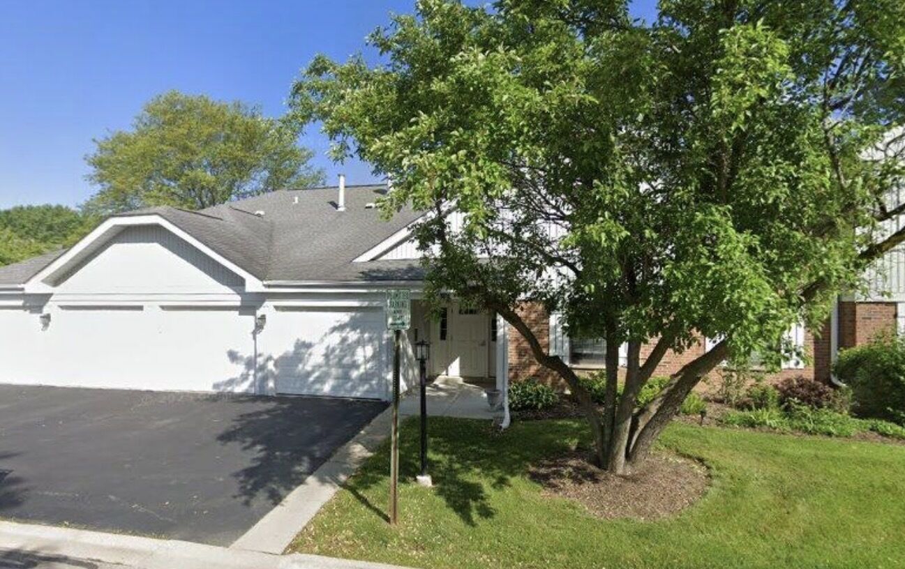 Property Photo:  228 Arrowwood Court B2  IL 60193 