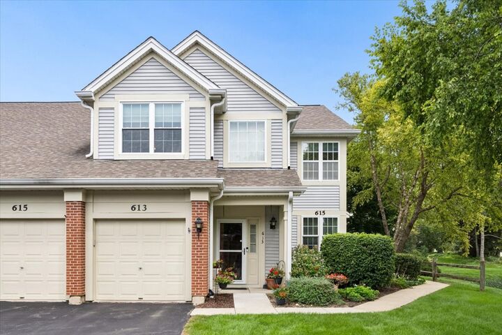 Property Photo:  613 Concord Way  IL 60070 