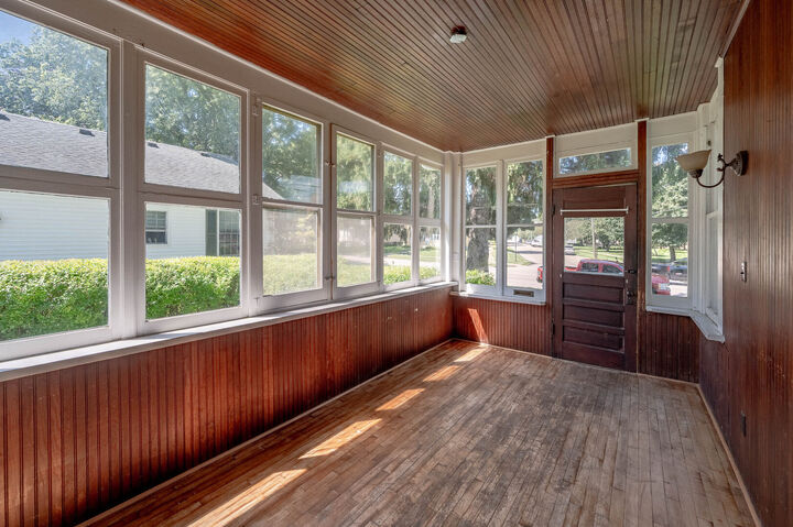 Property Photo: 738 S 1st Street IL 60115
