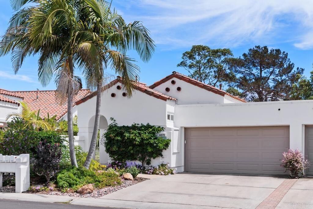 Property Photo: 4878 Galicia Way CA 92056