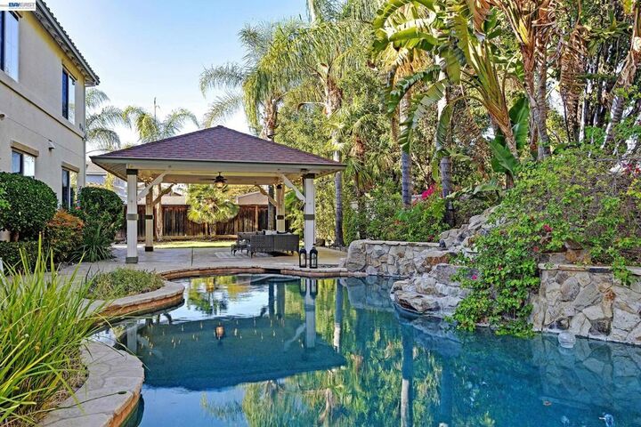 Property Photo:  1708 La Pergola Dr  CA 94513 