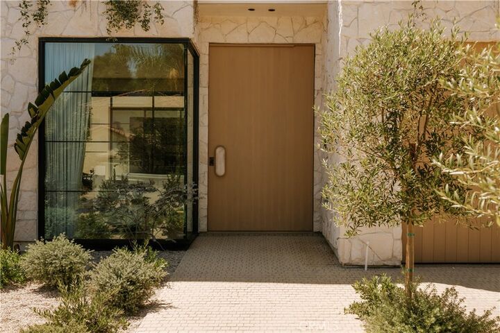 Property Photo: 5005 Rubio Avenue CA 91436