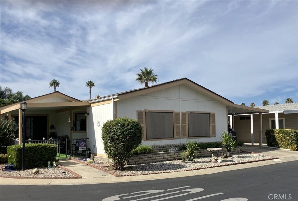 Property Photo:  1250 N Kirby Street 121  CA 92545 