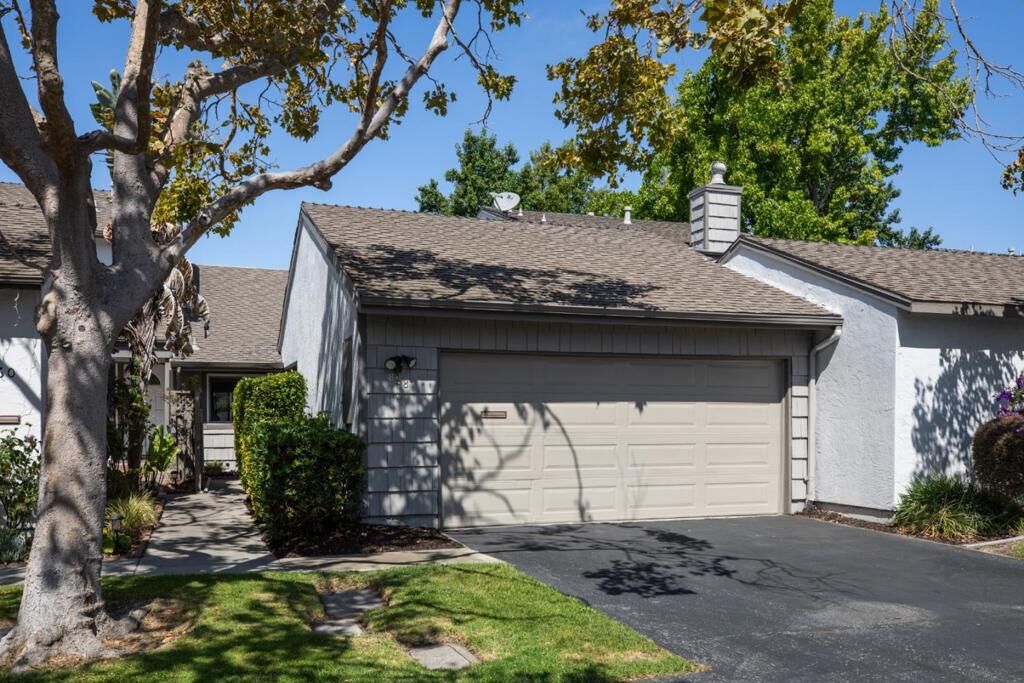 Property Photo:  858 Erickson Lane  CA 94404 