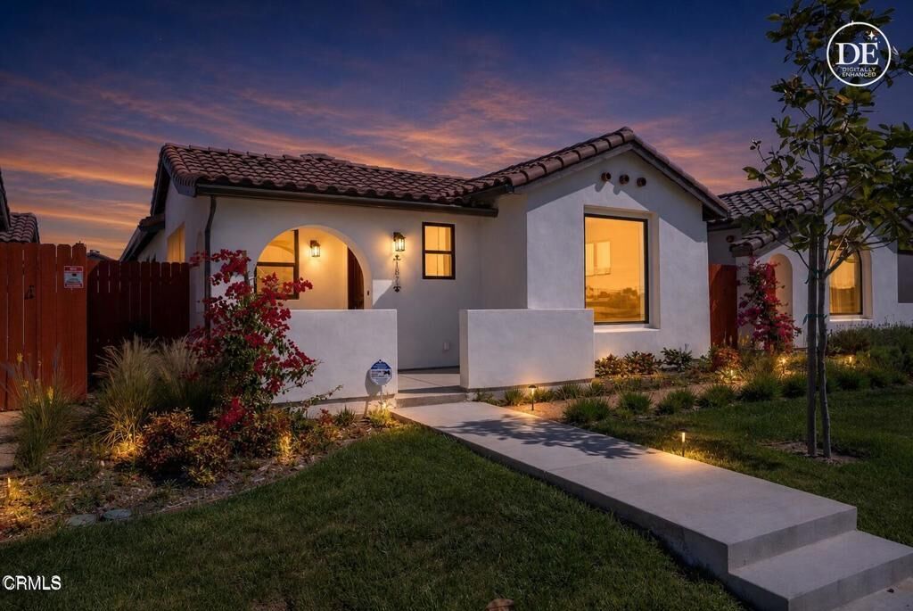 Property Photo: 1125 W 2nd Street CA 93030